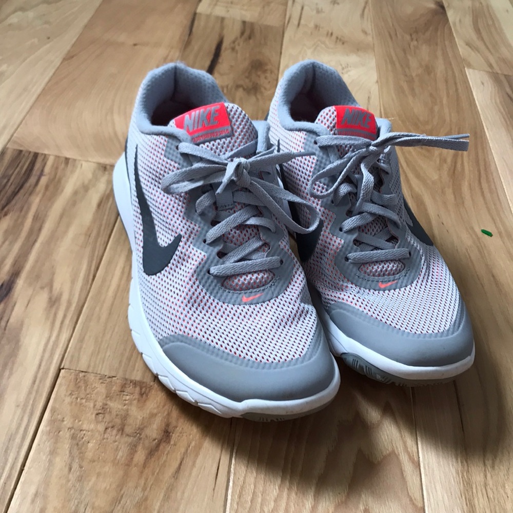 Nike flex experience sneakers